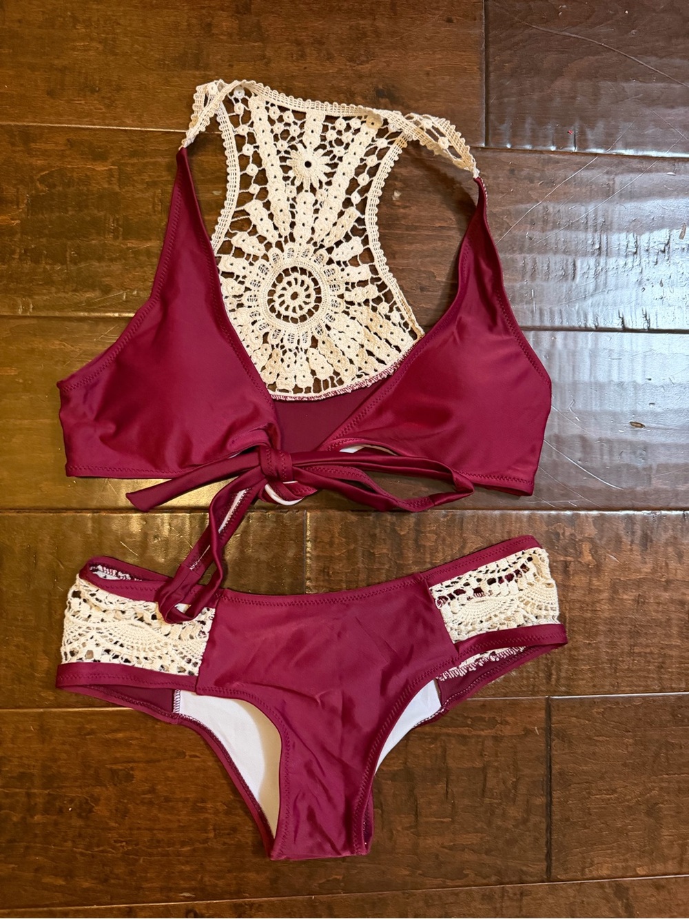 Cupshe Dazzling Sunshine Crochet Bikini Set in Burgundy NWT